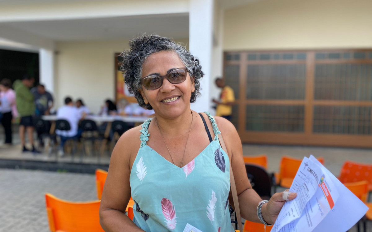 A dona de casa Marleide Ferreira aproveitou a oportunidade para examinar a vista e obter isenção de identidade
