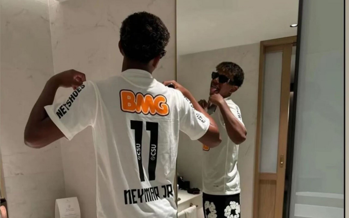 Neymar se manifesta ap&oacute;s Yamal vestir sua camisa na &eacute;poca de Santos