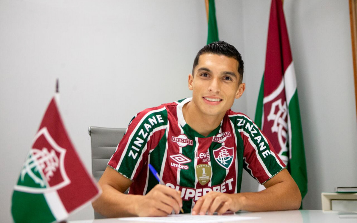 Fluminense anuncia contratação do atacante Kevin Serna