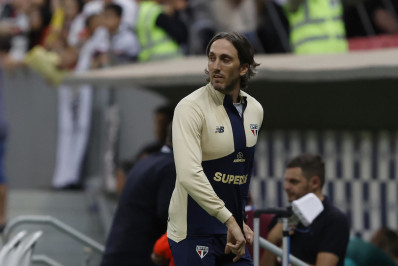 Fluminense fica perto de acertar com Luís Zubeldía para substituir Renato Gaúcho