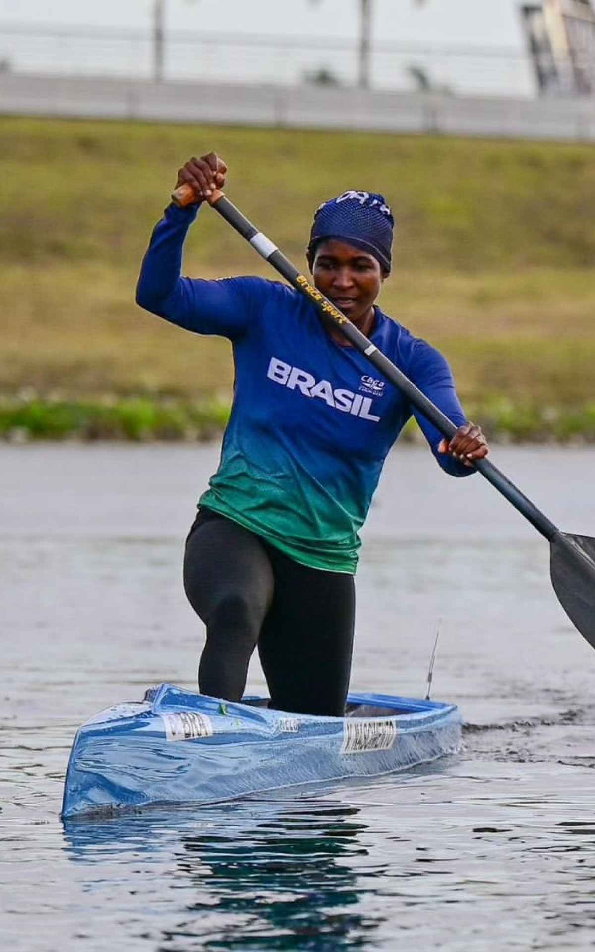 Antes de embarcar para Paris, Valdenice Conceição assinou com o Flamengo. A canoísta disputará a prova C1 200m