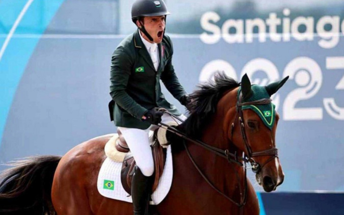 Atualmente morando em Brasília, Stephan de Freitas Barcha é carioca e disputará os saltos no hipismo