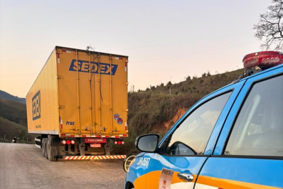 Veículo roubado dos Correios é localizado em Barra Mansa