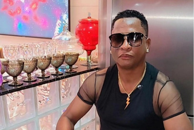 Músico do Katinguelê recebe apoio de fãs após ser demitido: 'Sempre se vestiu bem'