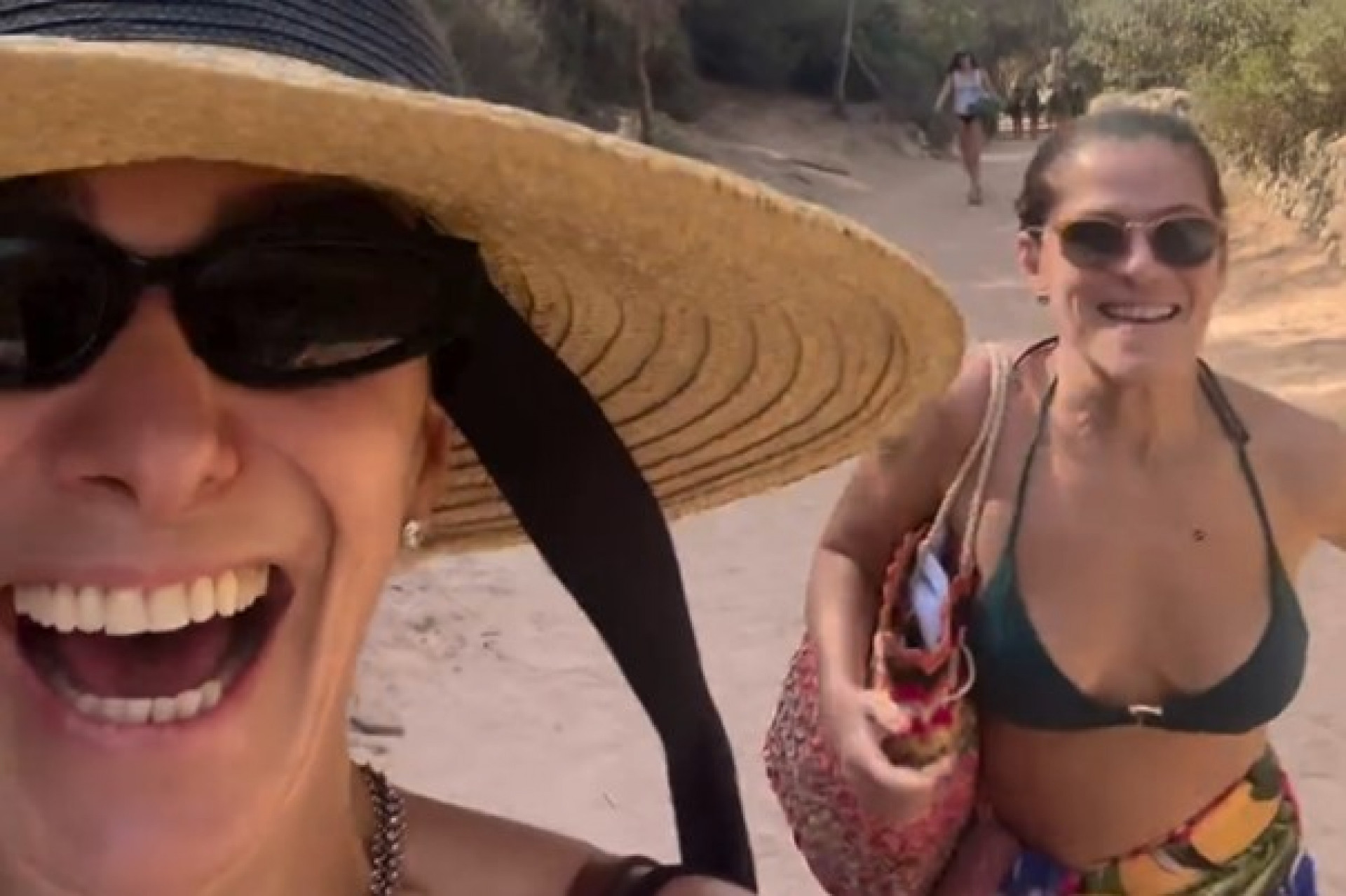 Ingrid Guimarães e Mônica Martelli divertem seguidores com diário de viagem - Reprodução / Instagram