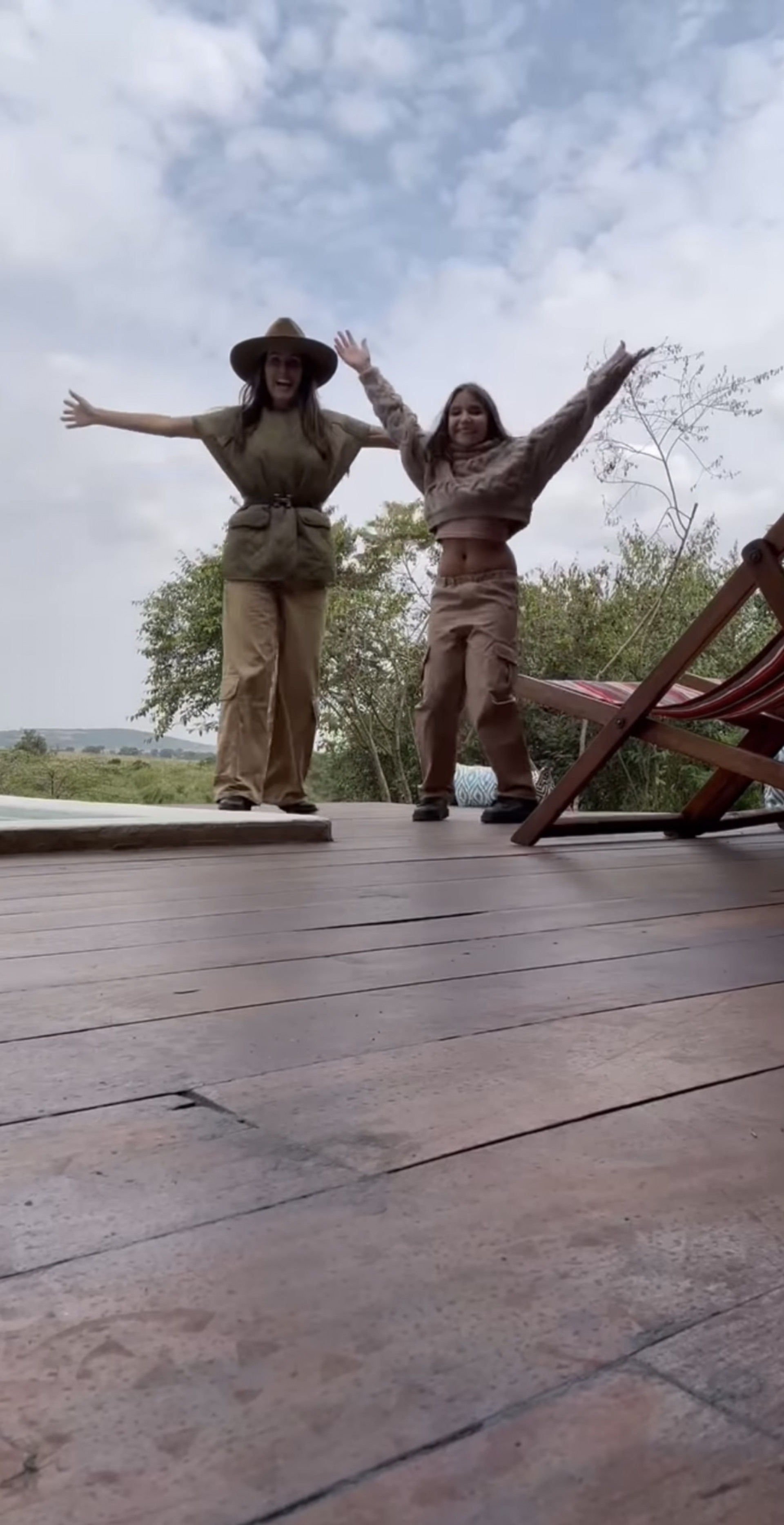 Deborah Secco curte Safari na África ao lado da filha - Reprodução