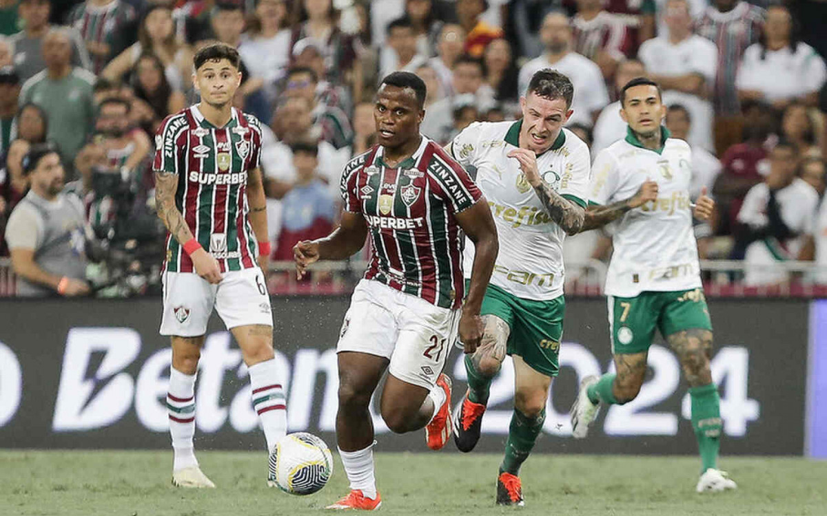 Arias marca no fim, e Fluminense vence Palmeiras no Maracanã