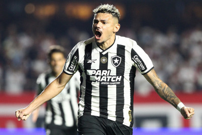 Tiquinho Soares comanda ataque e participa de 75% dos últimos gols do Botafogo