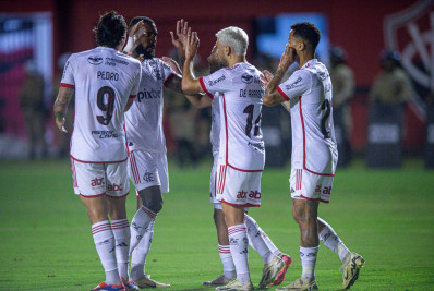 Tite exalta vitória do Flamengo e reclama novamente de calendário: 'Diminuam os estaduais'