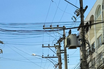 Supermercado pega fogo no centro de Cabo Frio