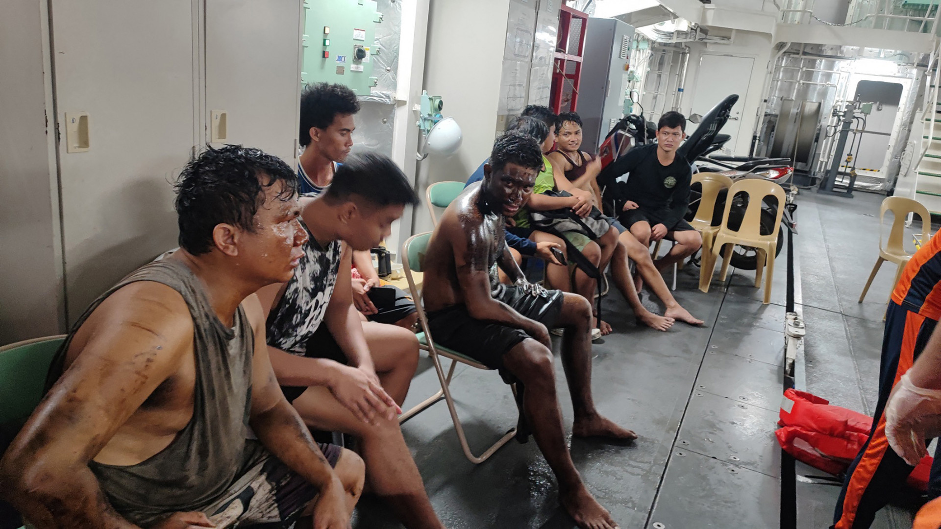 16 dos 17 tripulantes do MT Terra Nova foram resgatdos - Divulgação / AFP