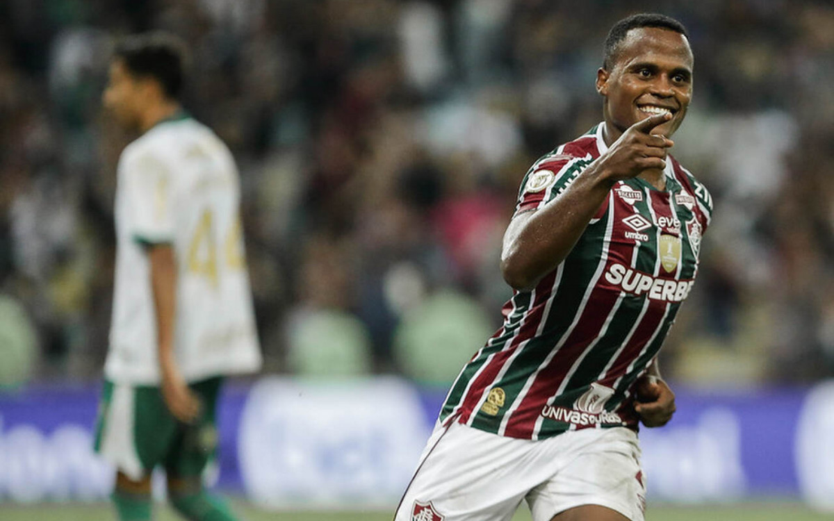 Arias diz que torcida do Fluminense &#8216;deu show&#8217;: &#8216;Apoiou o time, foi junto&#8217;