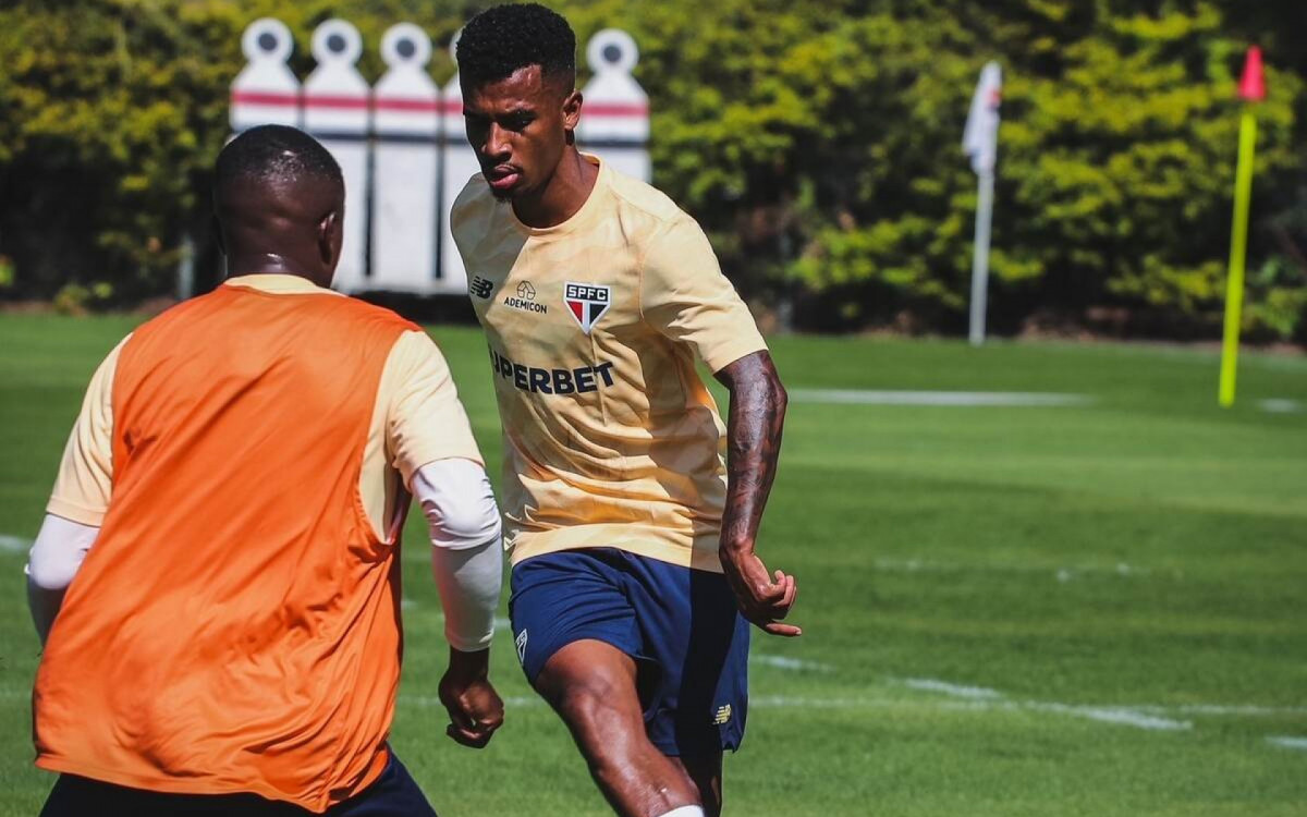 São Paulo se reapresenta e conta com Marcos Antônio em treino