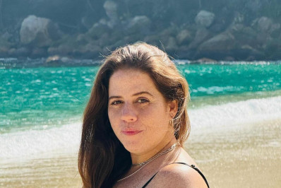 Tati Machado exibe curvas durante férias em Ilha Grande 