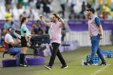 Arthur Elias celebra vitória do Brasil: 'Adversário muito difícil'