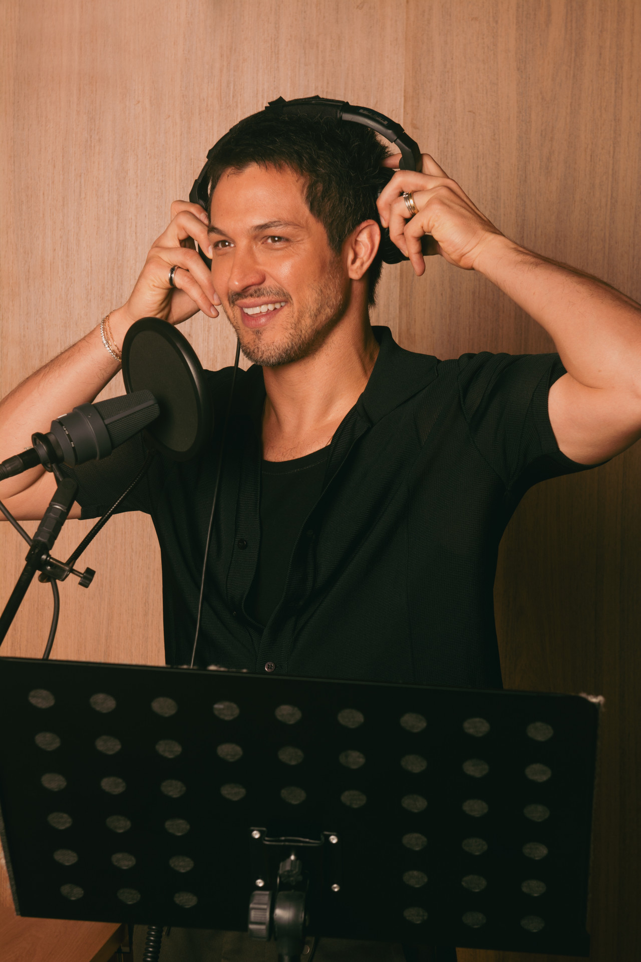 Klebber Toledo, Camila Queiroz e Rômulo Estrela dublam personagens de 'Transformers: O Início' - Divulgação