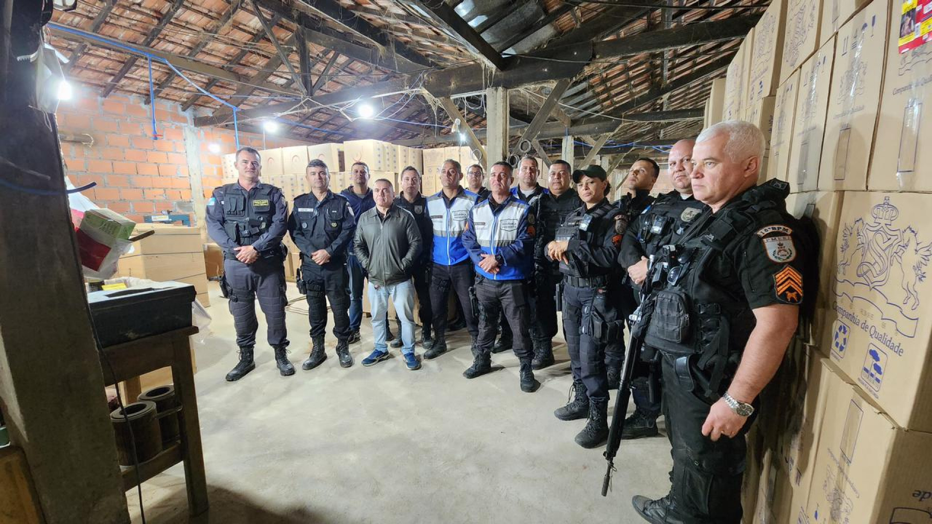 Os estrangeiros estavam alojados na própria fábrica - Divulgação