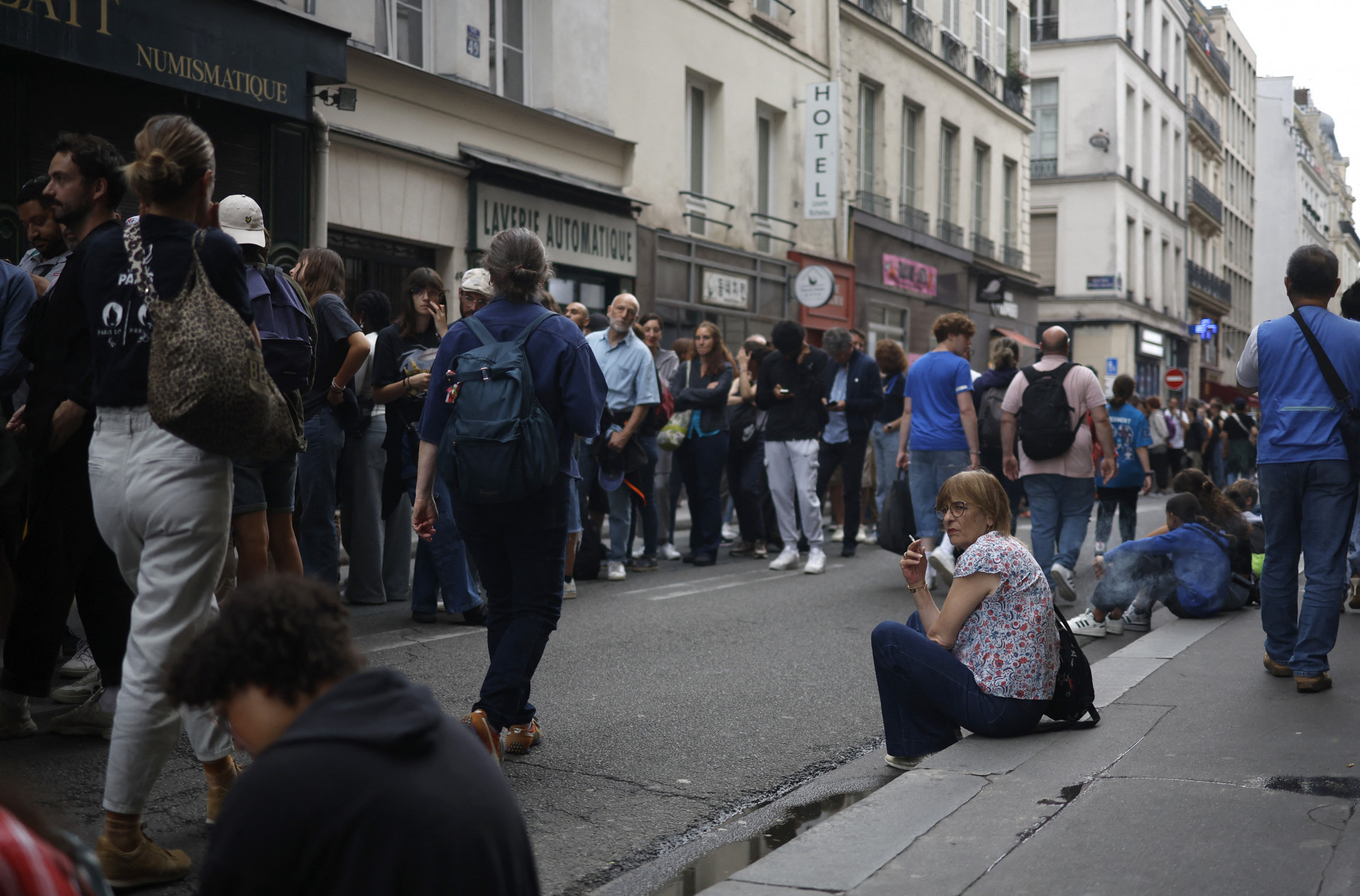 Franceses lutaram ruas de Paris para tentar acesso às margens do Rio Sena para abertura dos Jogos - AFP