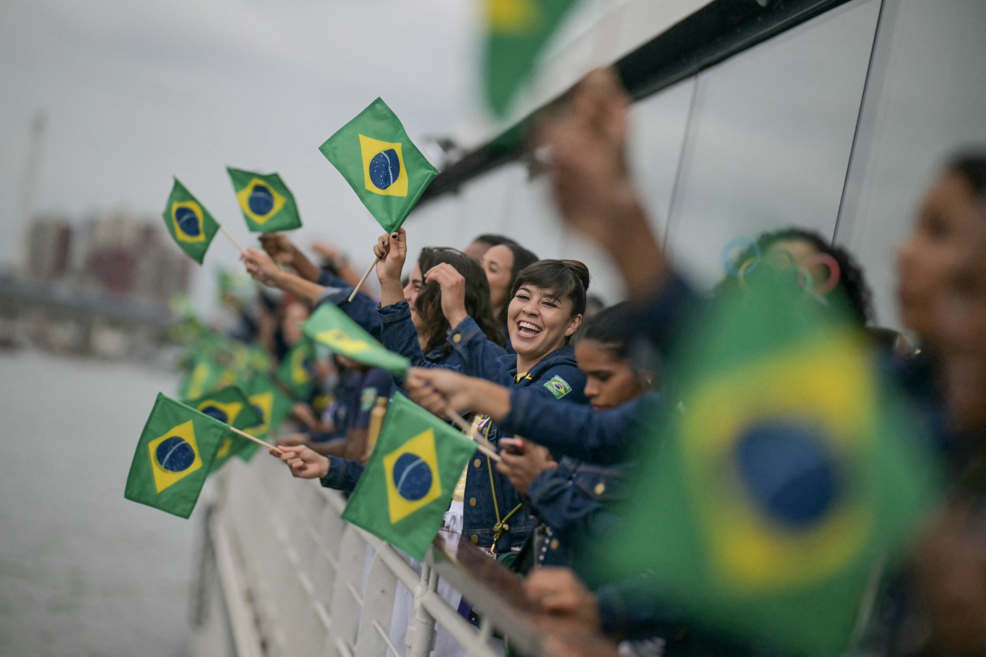 Delegação do Brasil na cerimônia de abertura dos Jogos Olímpicos de Paris 2024, no Rio Sena - AFP
