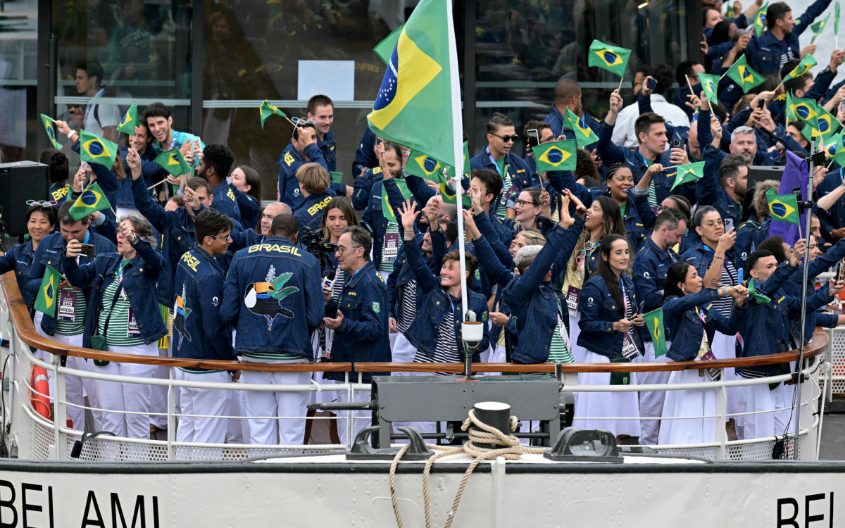 Delegação do Brasil na cerimônia de abertura dos Jogos Olímpicos de Paris 2024, no Rio Sena