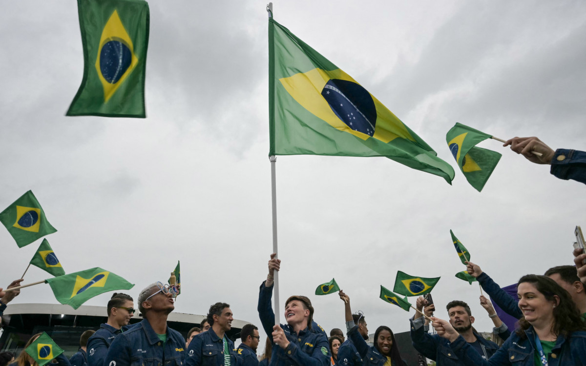 Delegação do Brasil na cerimônia de abertura dos Jogos Olímpicos de Paris 2024, no Rio Sena