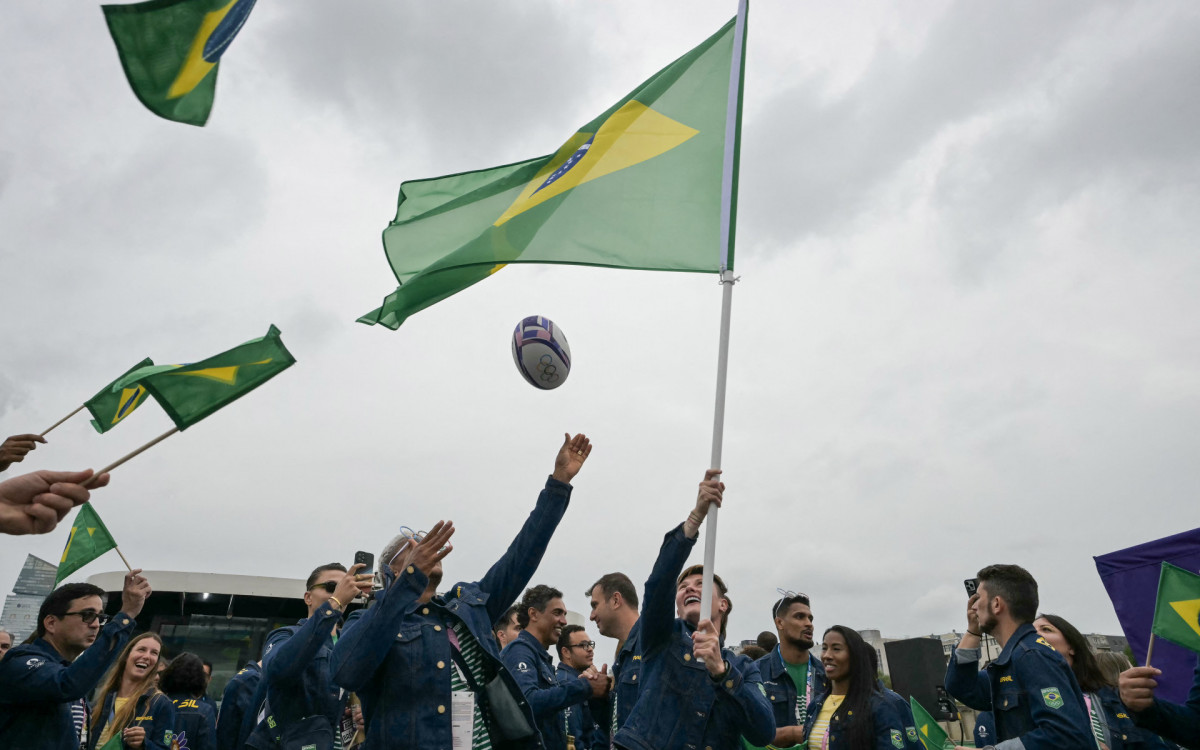 Delegação do Brasil na cerimônia de abertura dos Jogos Olímpicos de Paris 2024, no Rio Sena