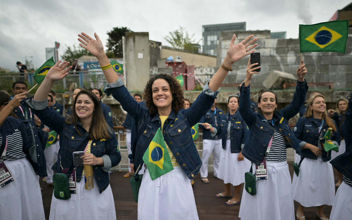 Delegação do Brasil na cerimônia de abertura dos Jogos Olímpicos de Paris 2024, no Rio Sena