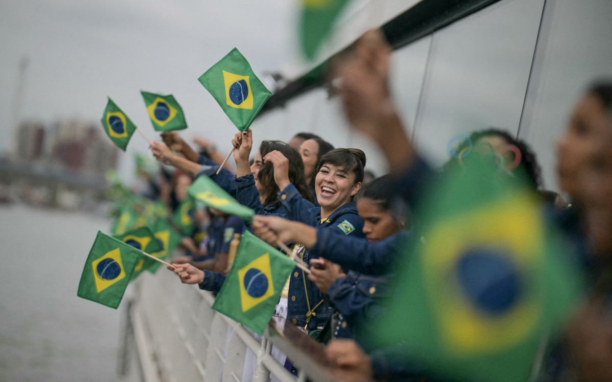 Delegação do Brasil na cerimônia de abertura dos Jogos Olímpicos de Paris 2024, no Rio Sena