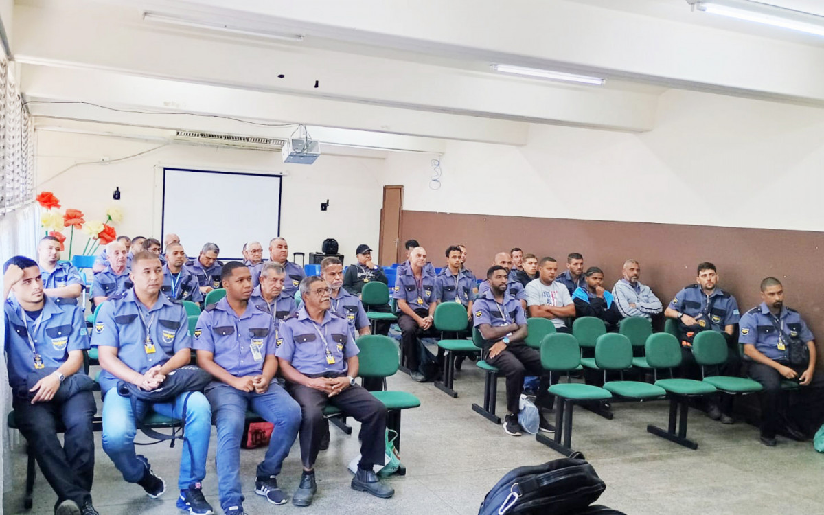 Além do aprendizado prático, os profissionais tiveram aulas teóricas