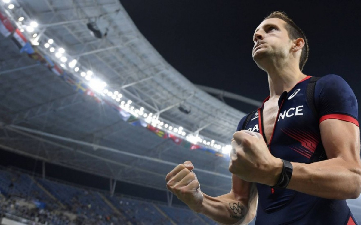 O atleta de salto com vara Renaud Lavillenie ficou com o ouro em 2012 e a prata em 2016. No Rio, se envolveu em polêmica após criticar a torcida brasileira, que o vaiou durante a disputa com Thiago Braz