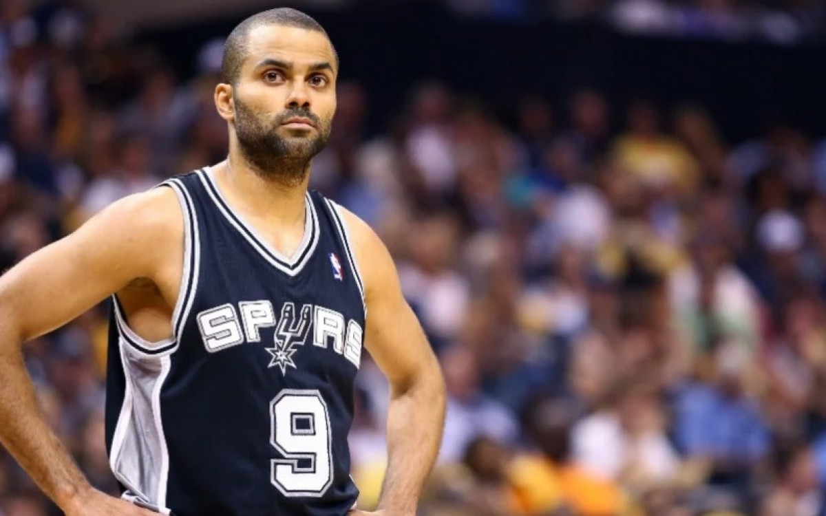 Tony Parker, jogador de basquete franco-americano, coleciona quatro títulos da NBA pelo San Antonio Spurs e seis participações no NBA All-Star
