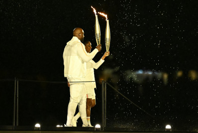 Quem são Marie-José Pérec e Teddy Riner, atletas que acenderam a pira nos Jogos de Paris