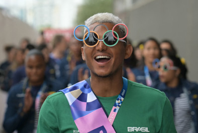 Em Portugal, Isaquias Queiroz critica cama olímpica: 'Doído demais'