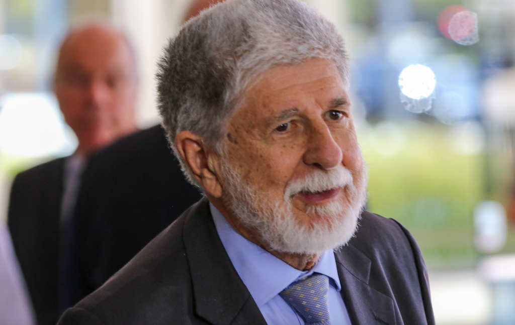 Celso Amorim viaja à Venezuela para acompanhar eleição de domingo