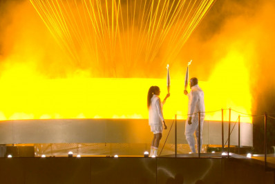 Paris abre Olimpíadas com festa grandiosa em seus cartões postais e exaltando a diversidade