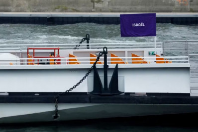 Israel desfila dentro do barco na abertura das Olimpíadas por questões de segurança