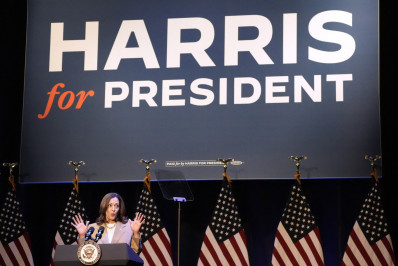 Harris diz que sua campanha prevalecerá apesar de 'graves mentiras' de Trump