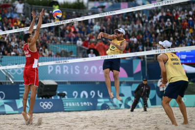 André e George derrotam marroquinos na estreia do vôlei de praia nos Jogos de Paris