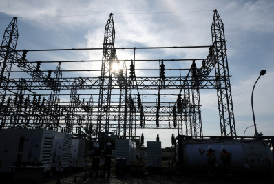 Ineficiências no setor elétrico custarão R$ 100 bi na tarifa de energia em 2024, diz Abrace