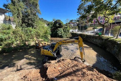 Inea realiza dragagem no Duarte da Silveira e outras três regiões