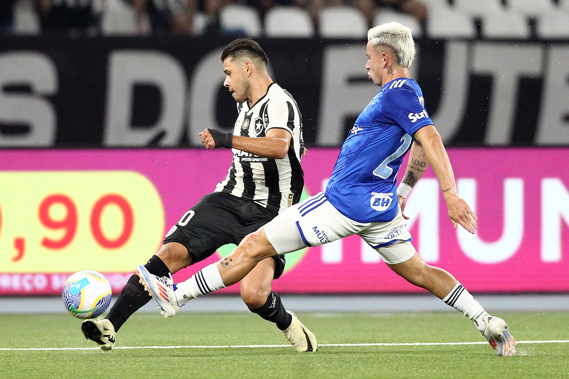 Romero foi titular do Botafogo contra o Cruzeiro - V&iacute;tor Silva/Botafogo