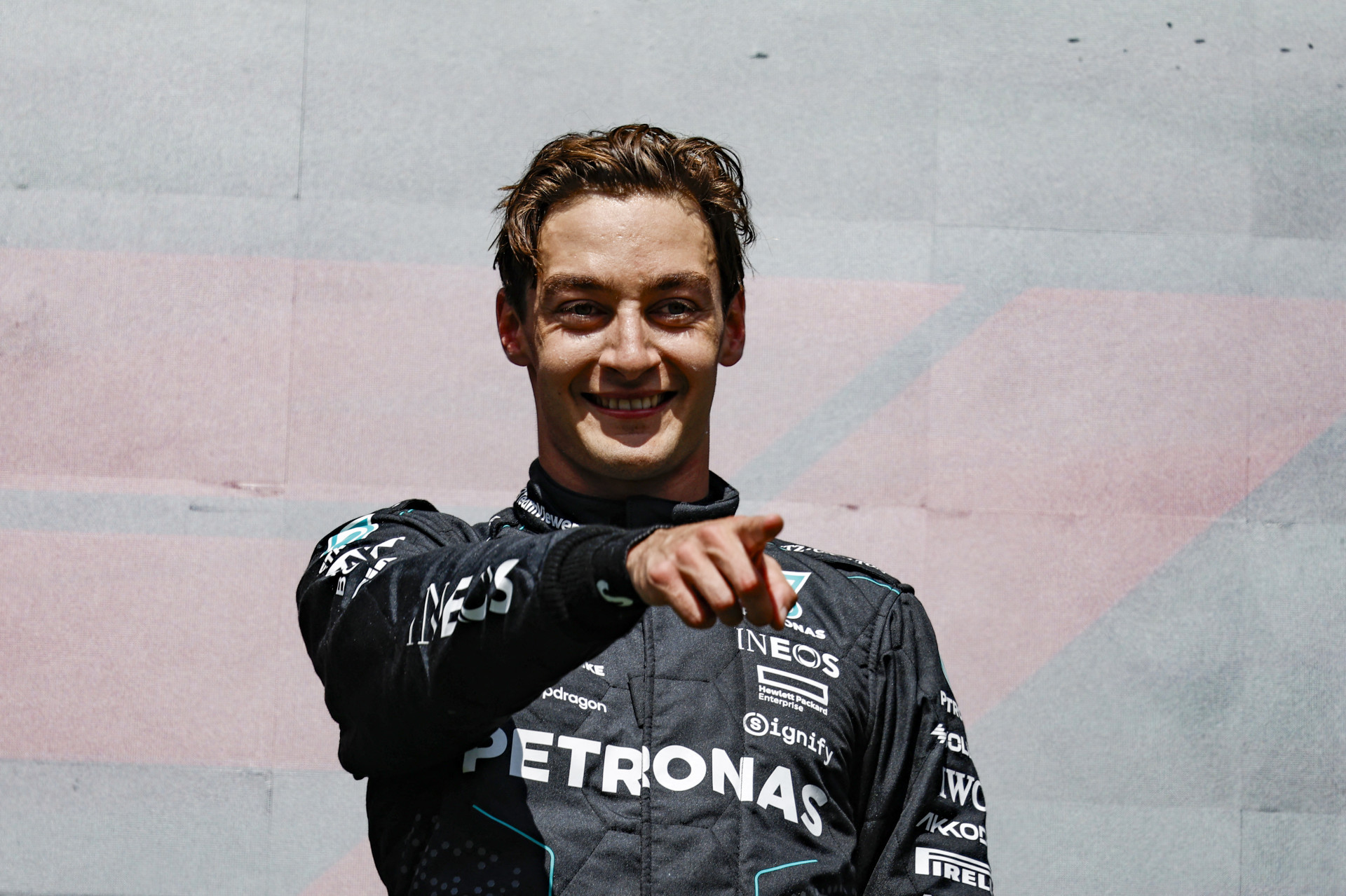 George Russell tem 27 anos - AFP