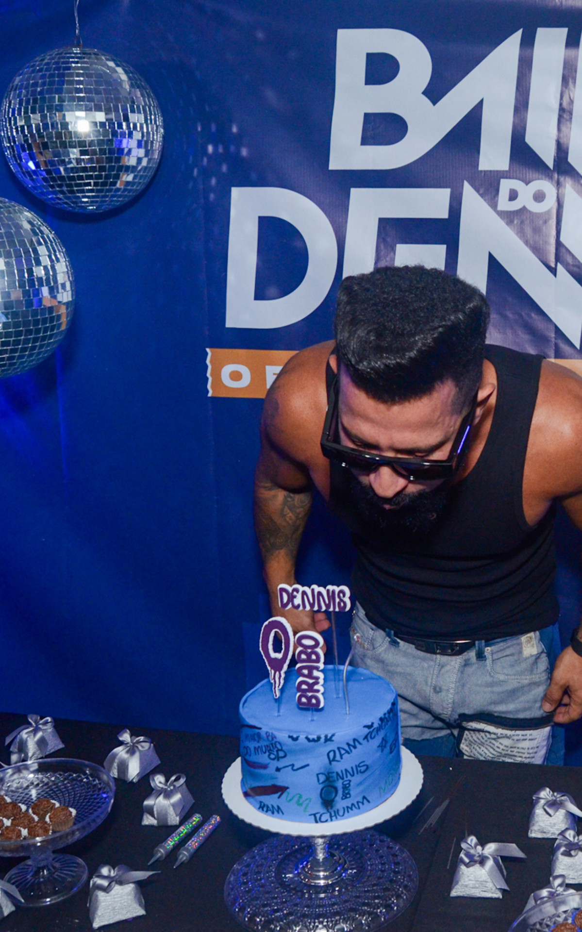 Dennis DJ antecipa comemoração do aniversário de 44 anos antes de show em SP