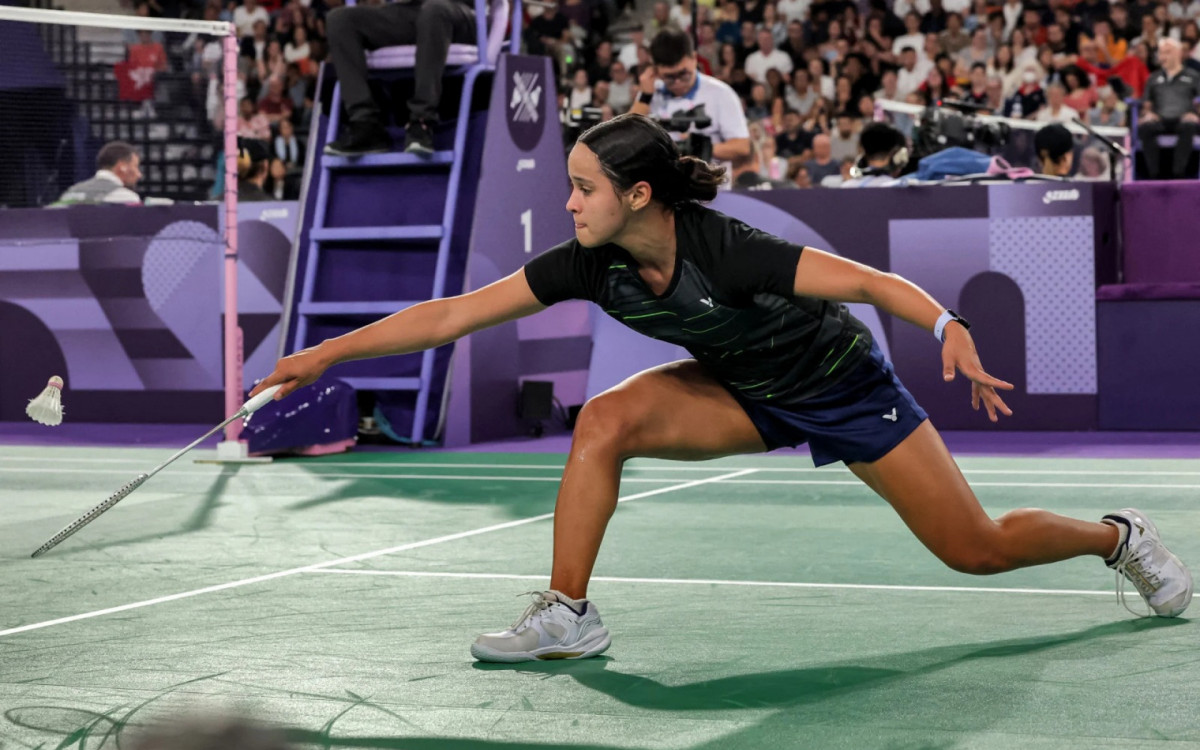 Juliana Viana foi derrotada por 2 sets a 0 (21/16 e 21/19) em sua estreia na Olimpíada de Paris pela tailandesa Supanida Katethong.