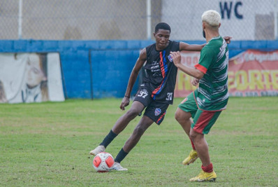 Meia Ryan é o mais jovem jogador a estrear no time profissional do Belford Roxo