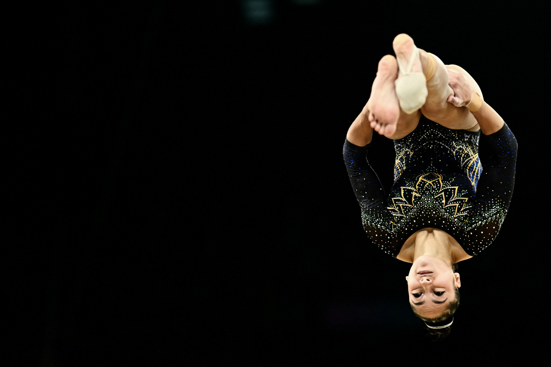 Julia Soares se apresentou no solo ao som de 'Cheia de Manias', do Raça Negra - AFP