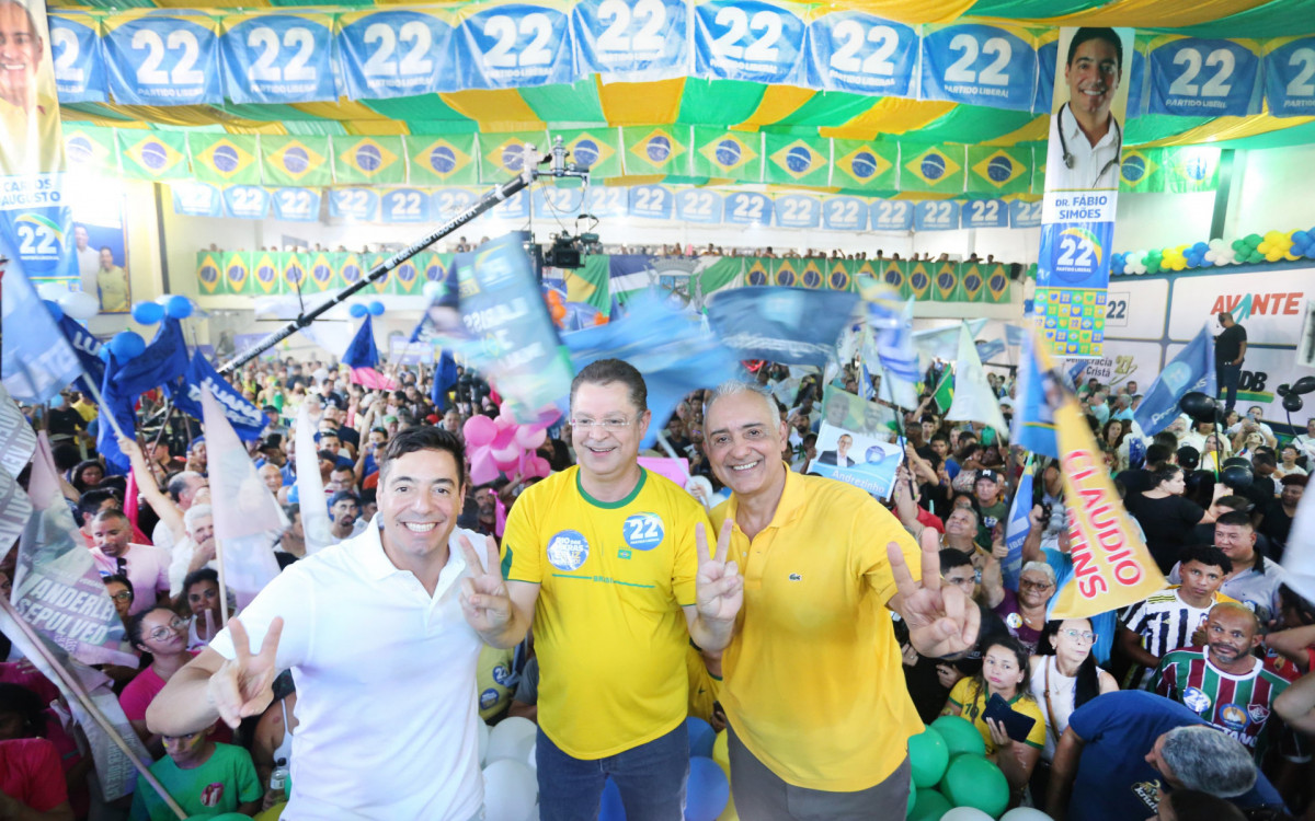 Evento contou com a participação de moradores e figuras políticas influentes