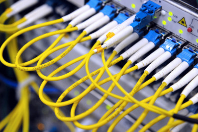 Atos de vandalismo afetam a rede de fibra óptica na França