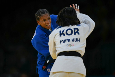 Rafaela Silva vai às lágrimas após ficar sem medalha: 'Peço desculpas, mas não consegui'