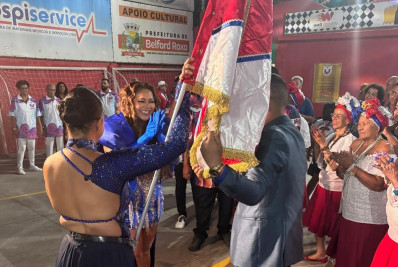 Inocentes de Belford Roxo festeja 31 anos com apresentação da rainha de bateria Darlin Ferratry